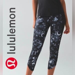 Lululemon Sunshine Salutation Crop  Luxtreme Dusk Dye White Black EUC Size 4